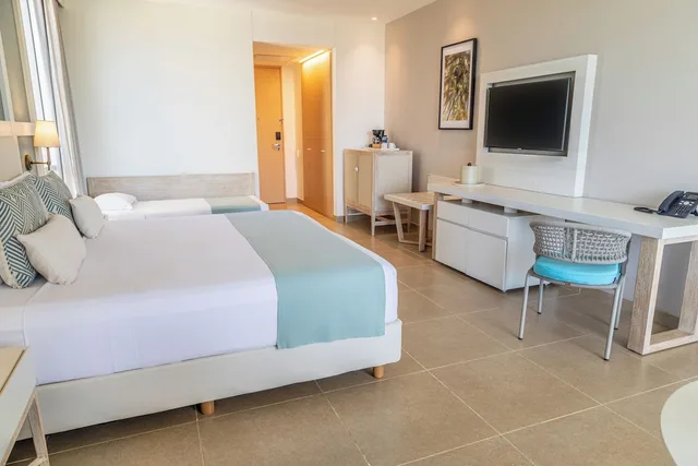 Superior, Twin Beds, Irotama Resort 2/3
