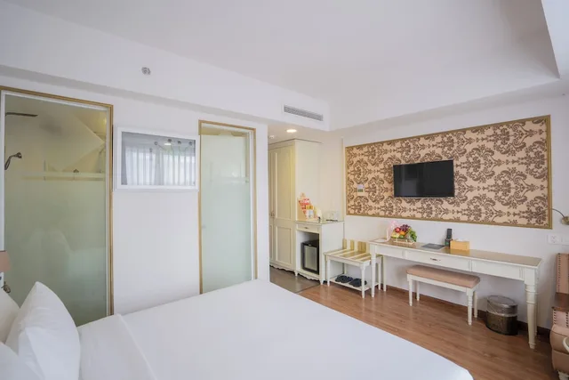 Superior, Queen Bed, Isena Nha Trang Hotel 4/10