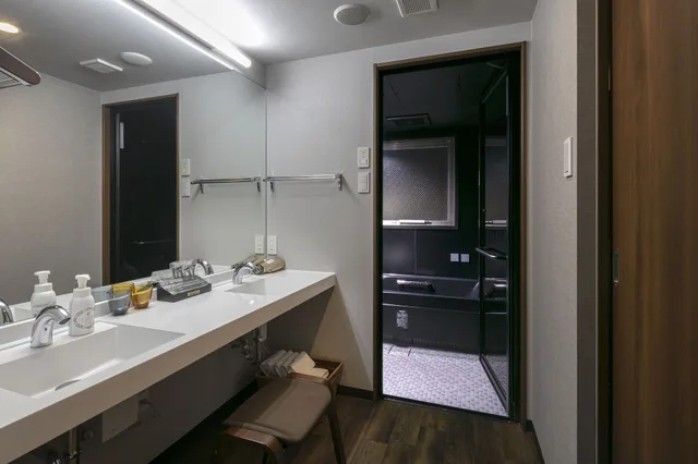 جناح فاخر بسريرين كوين مع أريكة بجاكوزي، Randor Residential Hotel Kyoto Suites 9/10