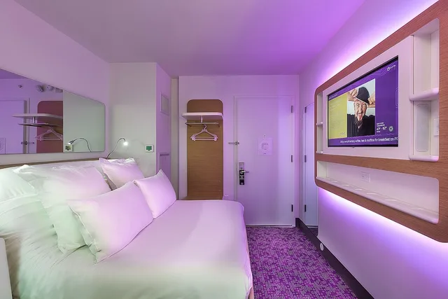 غرفة بريميوم بسرير كوين لذوي الإعاقة، YOTEL San Francisco, Select by Hilton 1/2