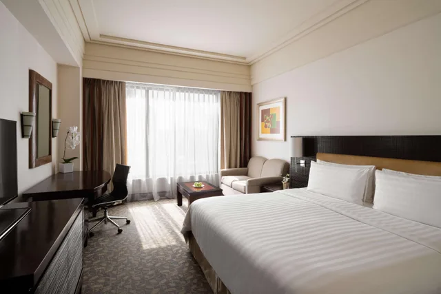 Deluxe, King Bed, Garden View, EDSA Shangri-La Manila 1/4
