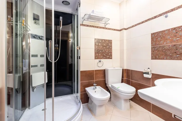 Senior, Suite, King Bed، Regency Hotel 10/10