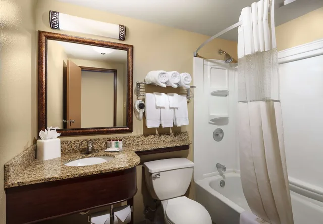 غرفة قياسية بسريرين مزدوجين، Roosevelt Grand Dakota, SureStay Collection by Best Western 2/2