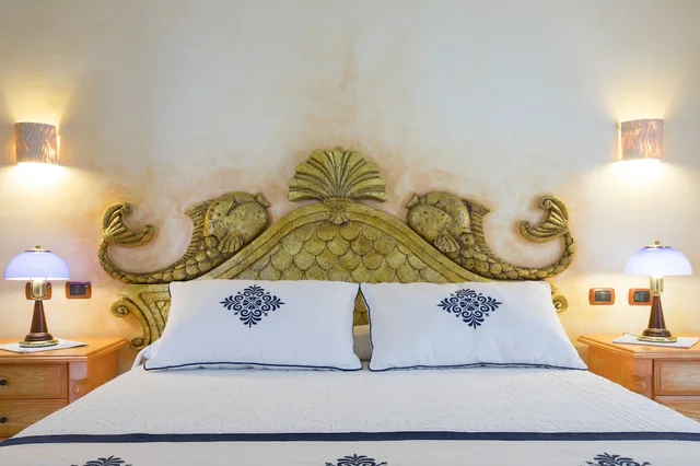 جناح بشرفة، Poseidonia Hotel 3/5