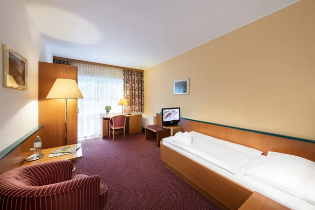 غرفة كومفورت بشرفة مفردة بسرير فردي، Parkhotel Zur Klause 2/3