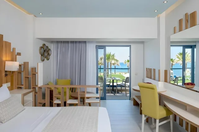 Junior Suite, Double Bed, Sea Front، Lyttos Beach Hotel 3/7
