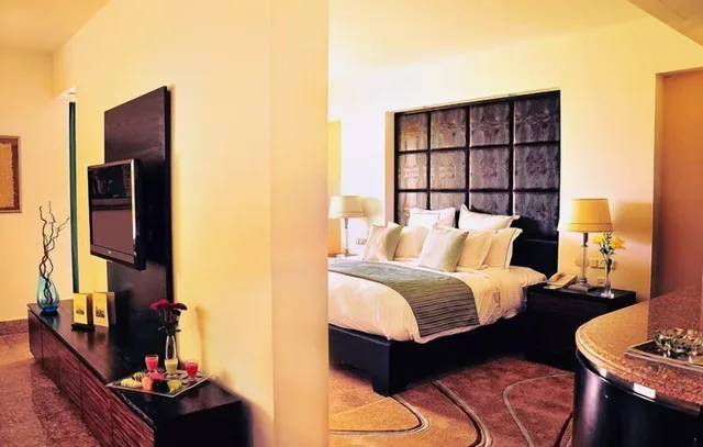 Executive, Suite, Beach Front، Royal Monte Carlo Resort - Adults Only 1/2