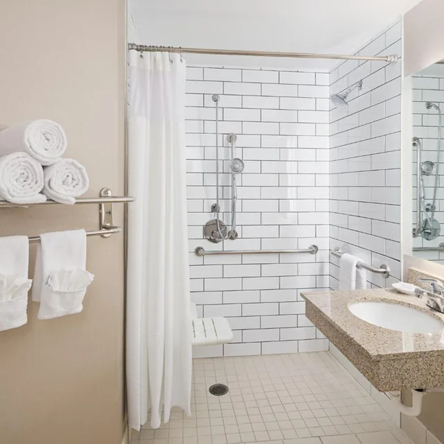 جناح بسرير كينج مع سرير سحّاب إضافي مع أريكة، Springhill Suites Denver Airport 3/5
