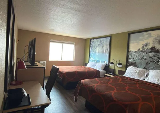 غرفة بسريرين كوين، Super 8 By Wyndham Topeka/Wanamaker Rd/I-70 3/6
