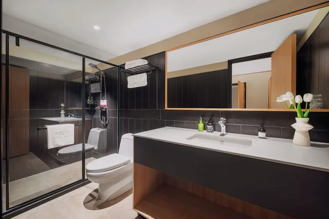 غرفة رباعية بسريرين مزدوجين وسرير كينج وسرير كوين بشرفة، Beijing Aaliyah Wang Fu Jing Forbodden City Boutique Hotel 10/10
