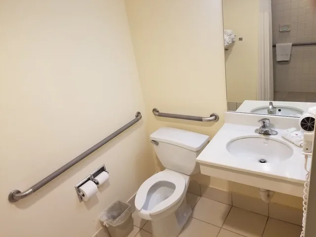 Room, 2 Queen Beds, Accessible, Clarion Hotel Somerset - New Brunswick, NJ 2/2