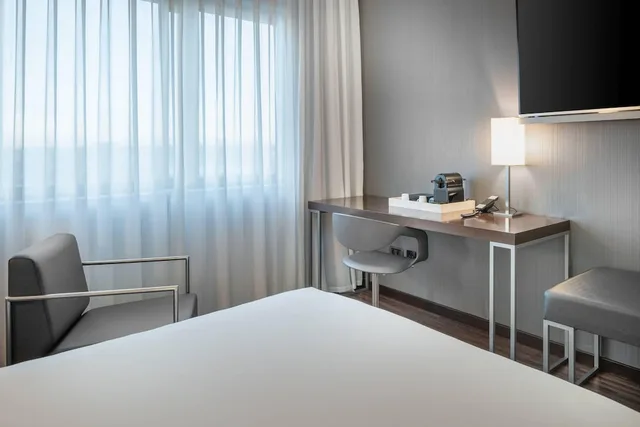 غرفة قياسية بسرير كوين، Ac Hotel San Sebastian de Los Reyes By Marriott 4/8