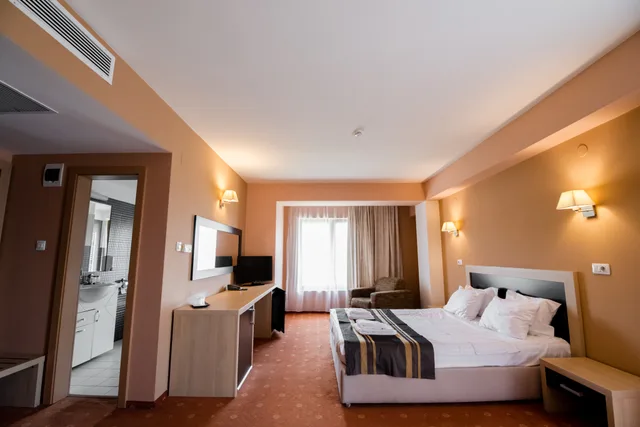 غرفة بزنس بسرير مزدوج، Oxford Inns Suites 3/8