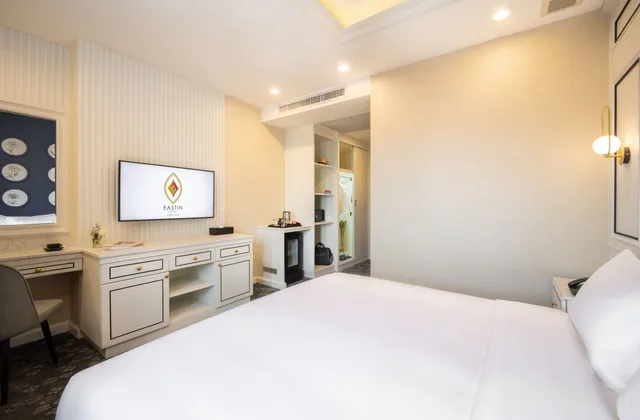 Superior, King Bed, City View, Eastin Hotel Vientiane 2/6