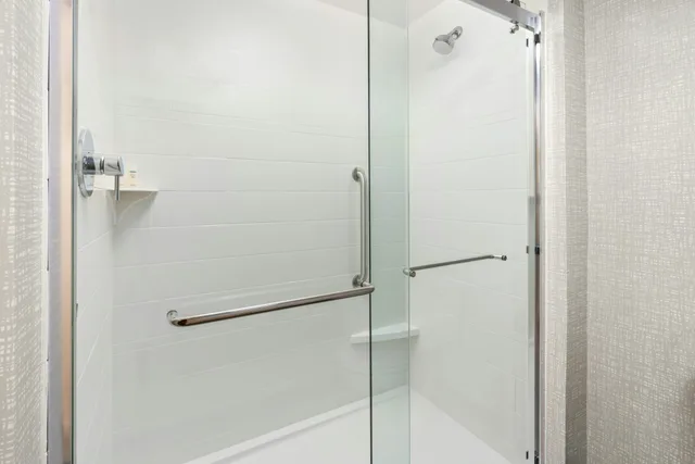 غرفة بسرير كينج، Hampton Inn & Suites Portland Tigard 1/1