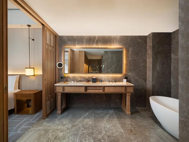 Discovery, Suite, King Bed، Le Meridien Emei Mountain Resort 2/2