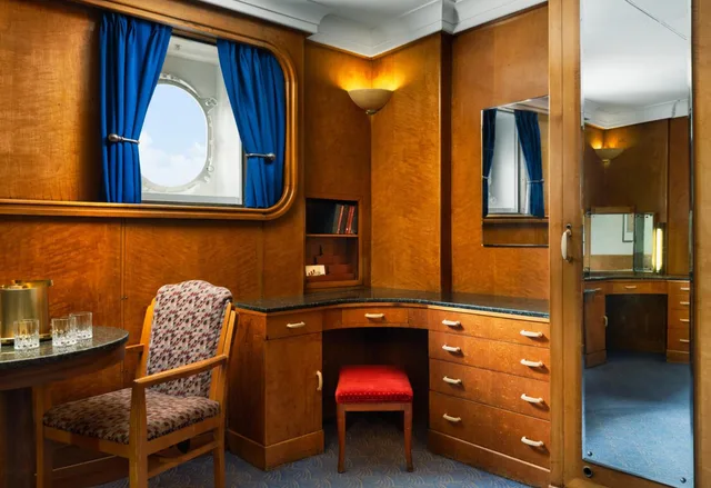 جناح بسرير كينج، The Queen Mary 7/7