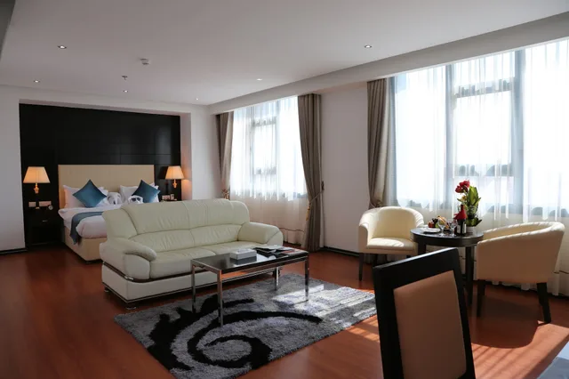 غرفة ديلوكس بسرير كينج، The Olive Hotel 1/1