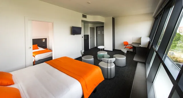 غرفة عائلية بسرير كوين وسريرين منفصلين، Hotel Athena Spa 1/3
