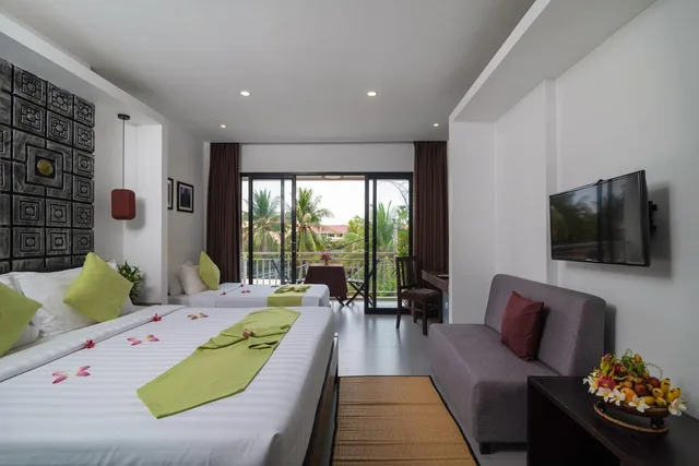 Deluxe, Family, 1 King and 1 Single Beds, Pool View, Ladear Priviledge Rooms 1/2