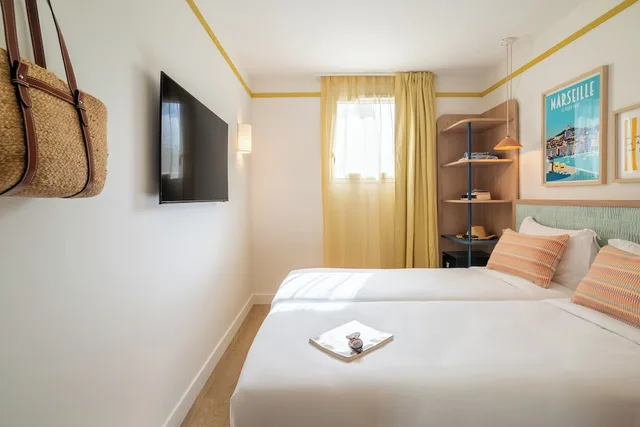 غرفة قياسية بسرير كوين، Hotel Soleo Prado 2/8