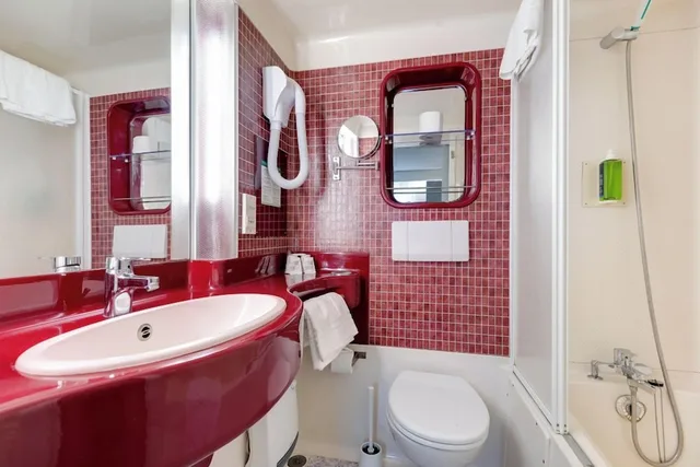 Room, Twin Beds, The Originals City Hotel Eden Rouen Nord 5/5