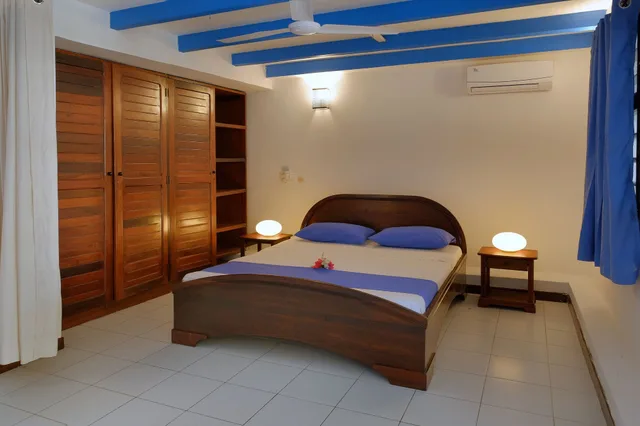 غرفة عائلية كبيرة بسريرين كوين بإطلالة على الحديقة بشرفة، Villa Les Orchidées 2/6