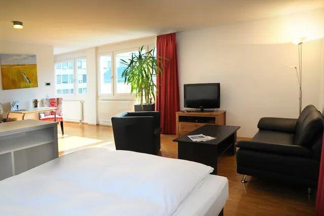 جناح استوديو سوبيريور بسرير كوين بإطلالة على الفناء بغرفة نوم واحدة بمطبخ، SEEGER Living Comfort Downtown 2/2