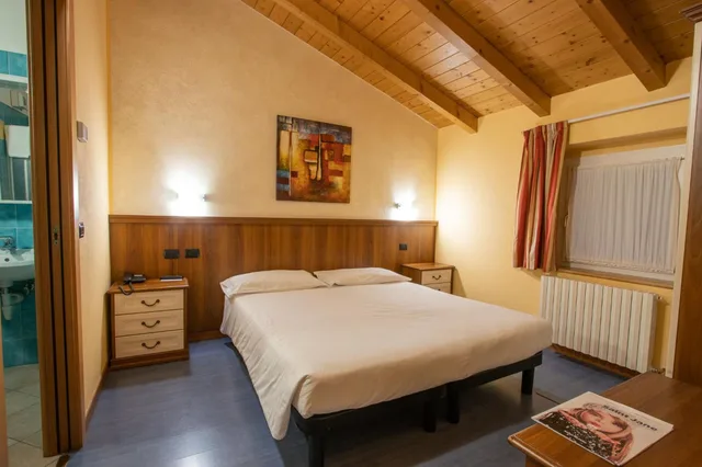 غرفة بسرير كوين، Hotel Bernina 2/3