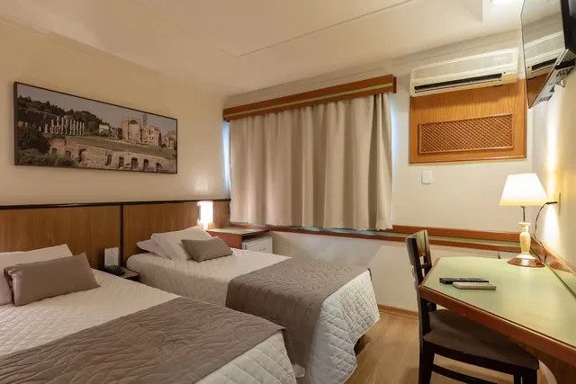غرفة فاخرة بسريرين منفصلين، Bella Italia Hotel & Events 1/1