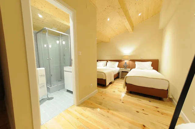 غرفة سوبيريور ثلاثية بسرير كوين وسرير فردي، Naya - Downtown Guesthouse 3/6