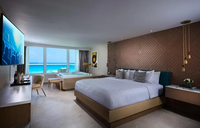 Deluxe, Suite, Sea View, Hard Rock Hotel Cancun 1/2