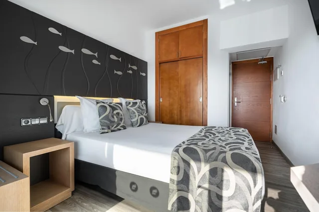 Room, Single, Balcony, THB Gran Bahia 2/10