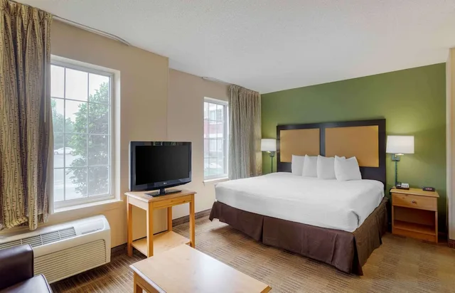 استوديو ديلوكس بسرير كينج مع أريكة، Extended Stay America Memphis Germantown 1/3