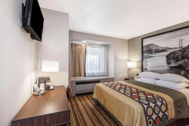 غرفة بسرير كينج، Super 8 By Wyndham Schenectady/Albany Area 1/1