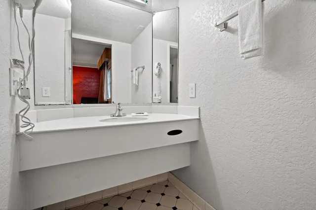 غرفة سوبيريور رباعية بسرير كوين، La Quinta Inn by Wyndham Costa Mesa / Newport Beach 6/6