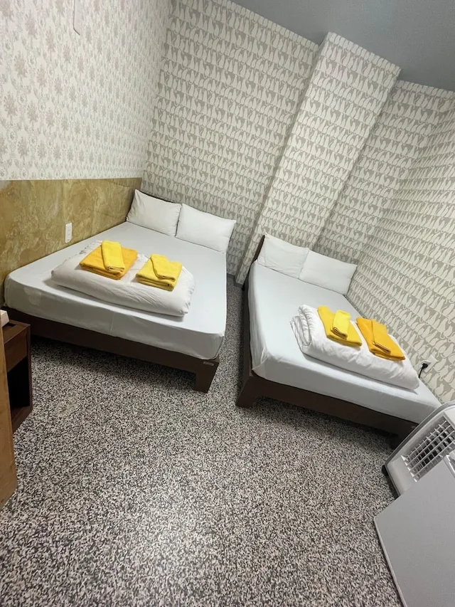 Room, Triple, 1 Single and 1 Bunk Bed, Shared Bathroom، Shinjuku Sky Capsule - Hostel 1/4