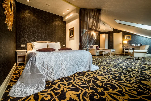 جناح جونيور، Imperial Hotel And Restaurant 3/4