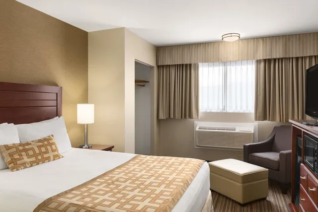 غرفة بسرير كوين، Days Inn by Wyndham Terrace 1/2