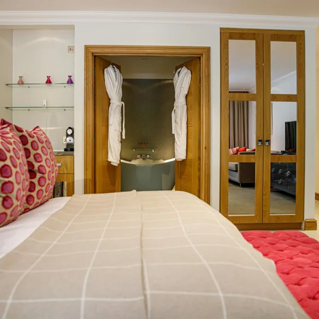 Garden, Luxury, Suite، Alexander House And Utopia Spa 7/10