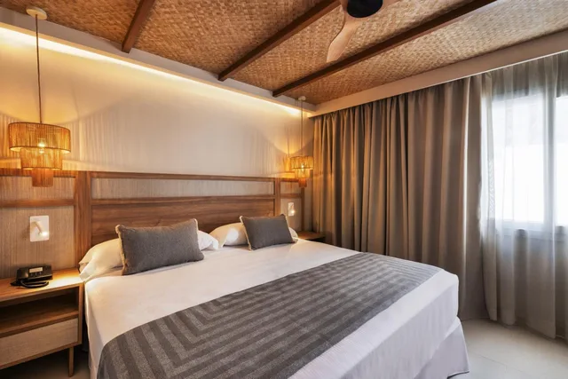بنغل، Hotel Riu Palace La Mola 6/10