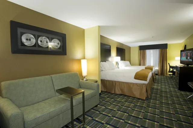 غرفة بسريرين كوين لذوي الإعاقة، Holiday Inn Express Suites Morrilton 2/2