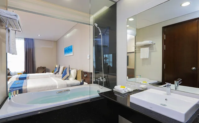 غرفة بسرير مزدوج بإطلالة على المدينة، Central Palace Hotel 4/4