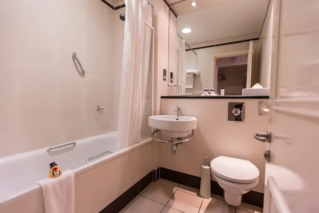 غرفة سوبيريور بسرير مزدوج أو سريرين منفصلين، Everglades Hotel 10/10
