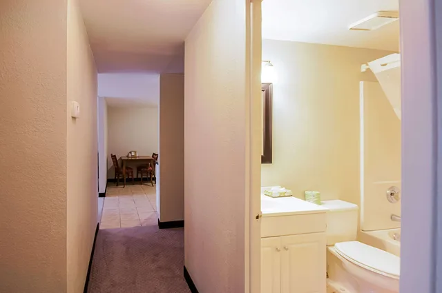 Efficiency, Suite, King Bed, Quality Inn near Potomac Mills 4/4