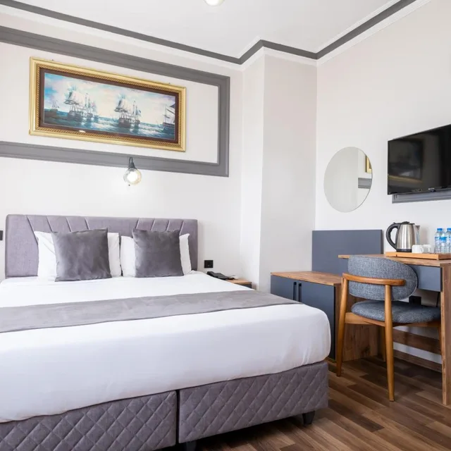 غرفة قياسية ثلاثية بإطلالة على البحر، Sur Hotel 2/10