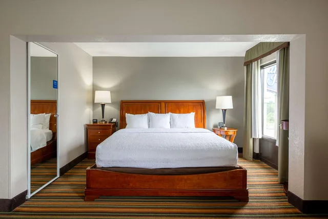 جناح تنفيذي بسرير كينج، Hampton Inn Hanes Mall Winston-Salem 2/5