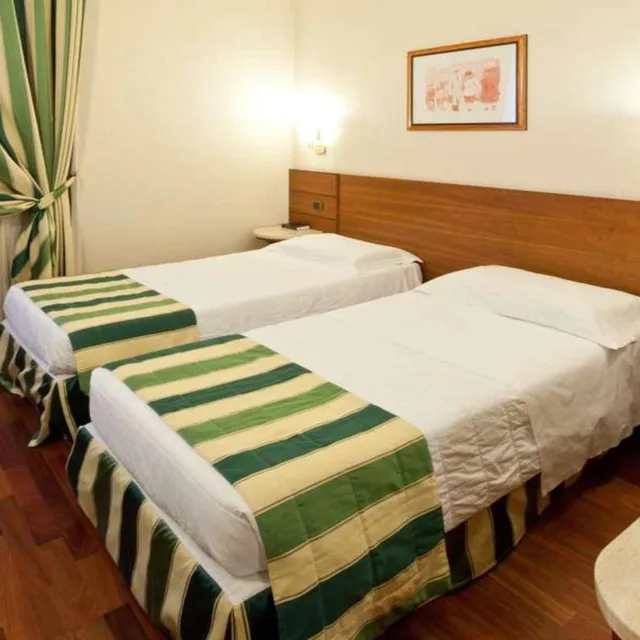 Room, Quadruple, Hotel Mirage Sure Hotel Collection By Best Western 3/10