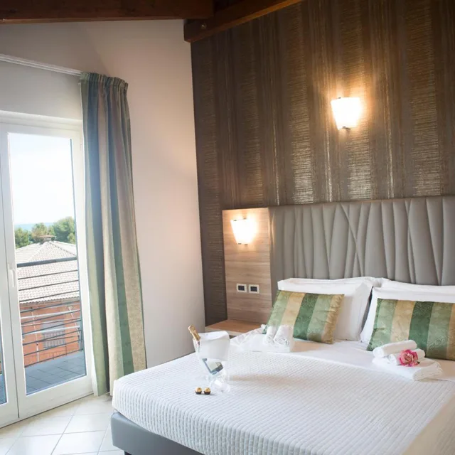 Deluxe, Double Bed, Sea View, Balcony, Prestige 1/8