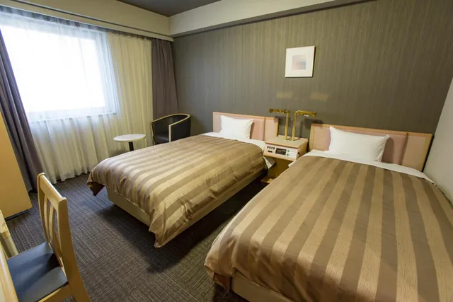 غرفة قياسية بسريرين منفصلين للمدخنين، Hotel Route Inn Tokyo Ikebukuro 2/5
